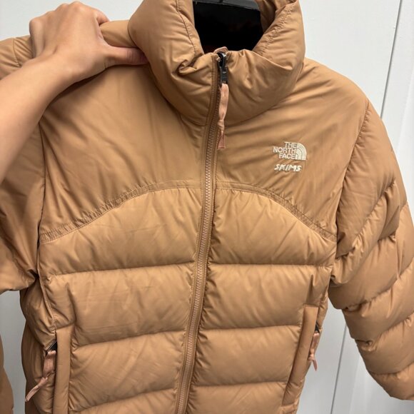 The North Face x SKIMS Ochre Puffer Jacket - Picture 4 of 5